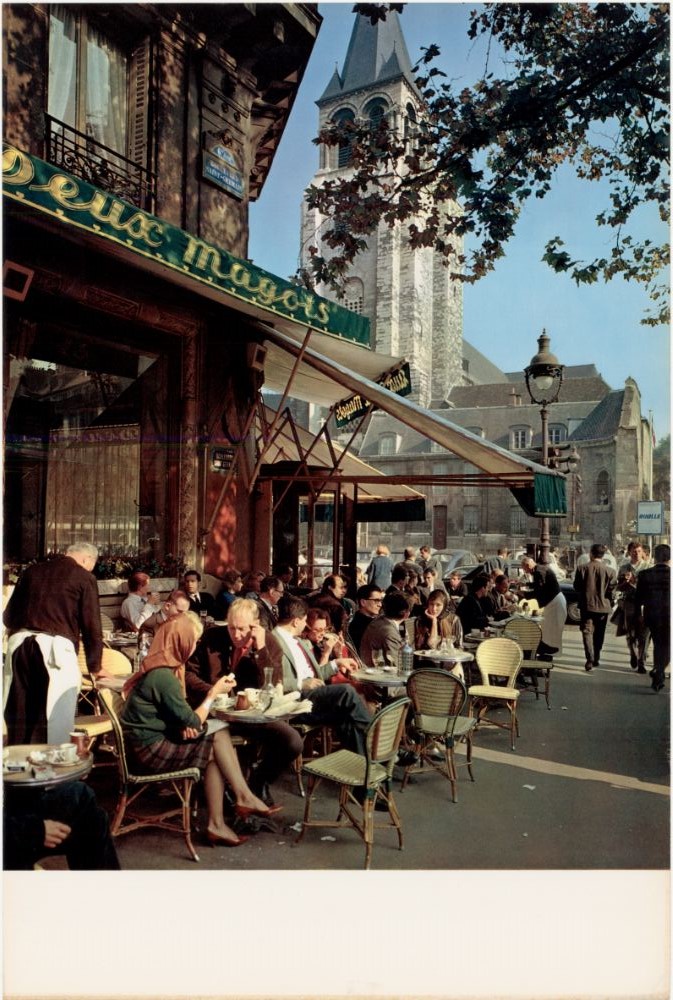 DEUX MAGOTS