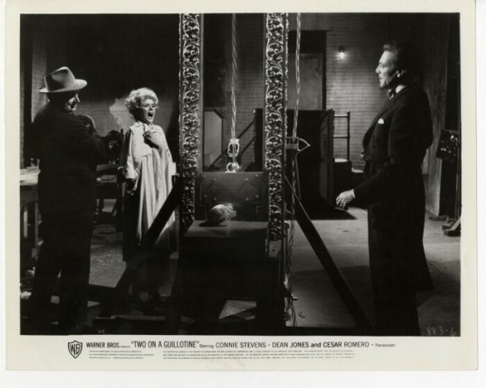 Photo - UNE GUILLOTINE POUR DEUX - 20x25cm