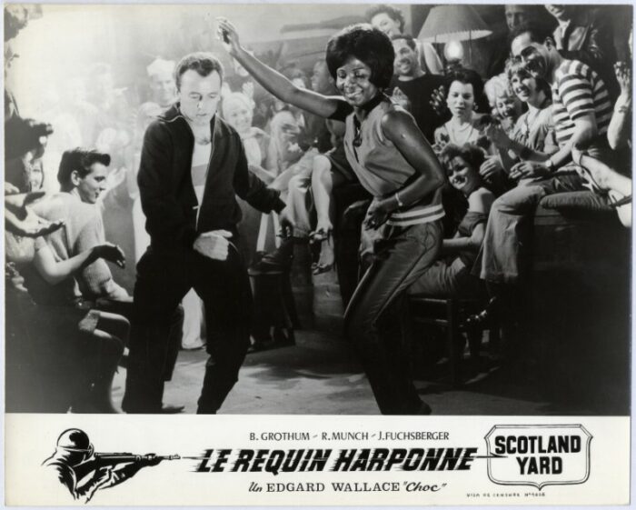 Photo - REQUIN HARPONNE SCOTLAND YARD (le) - 24x30cm