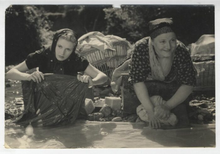 Photo - FILLE DU PUISATIER (la) - 18x24cm