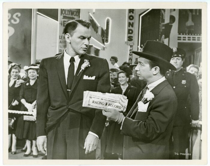 Photo - BLANCHES COLOMBES ET VILAINS MESSIEURS - 20x25cm