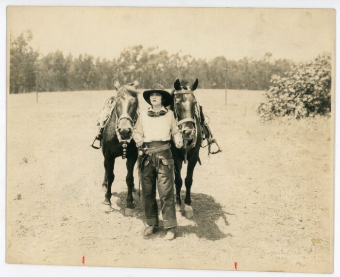Photo - Pauline FREDERICK - 18x24cm